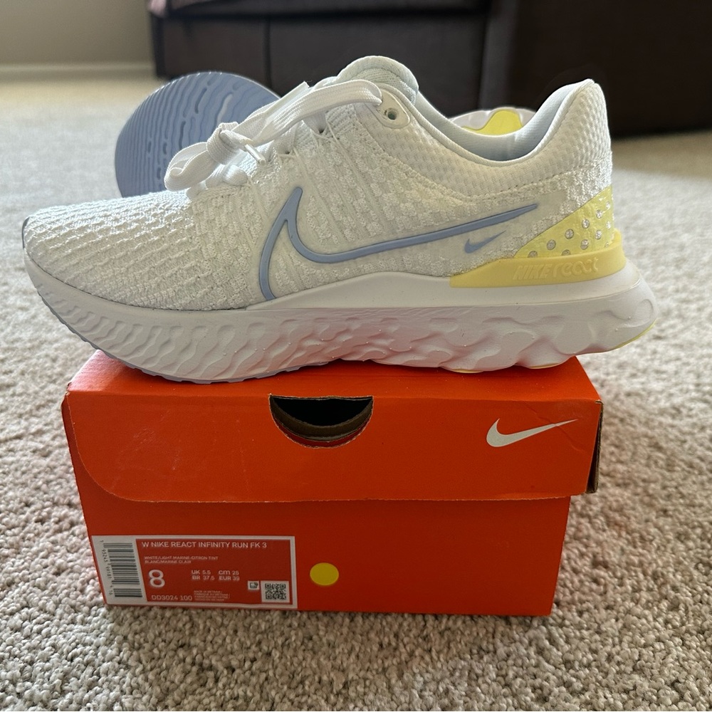 Women’s Nike React Fly Knit 3 Size 8 - New